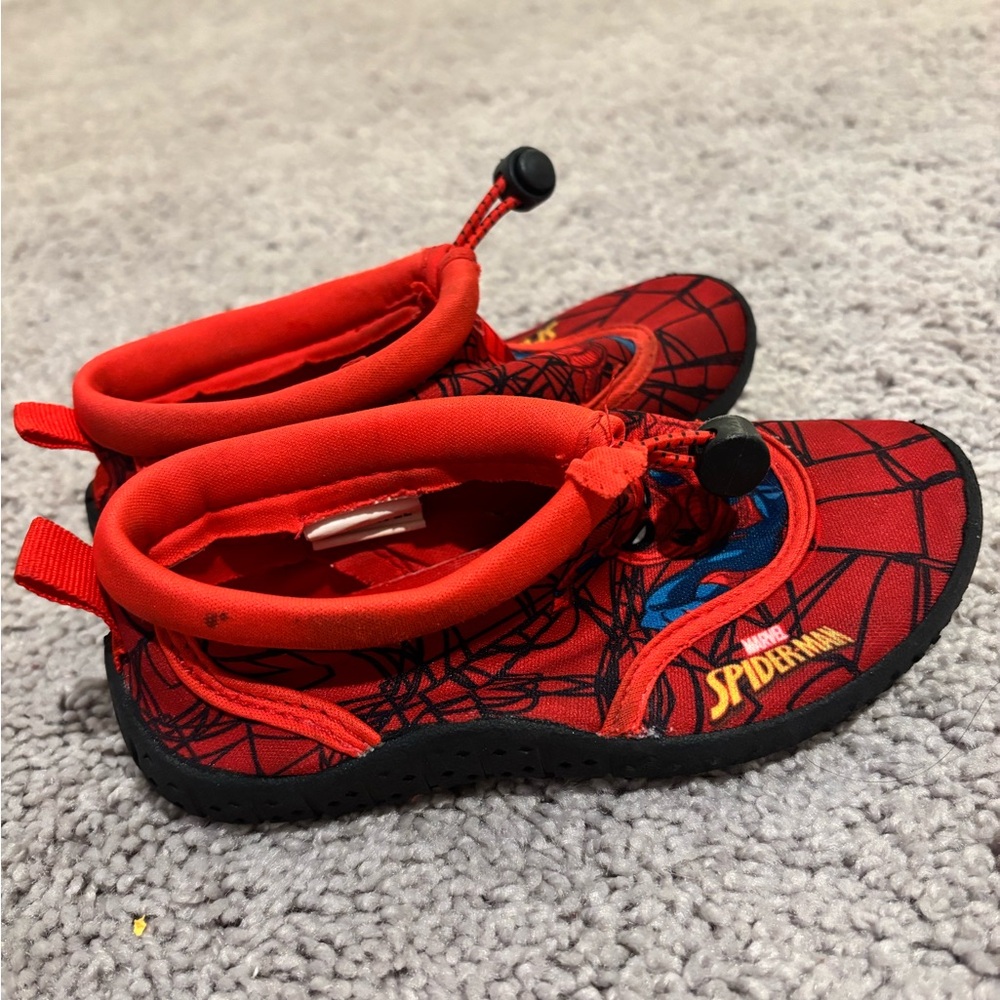 Spiderman Kids Water Shoes - Red and Black size 9/10